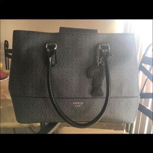 Guess Shoulder Bag